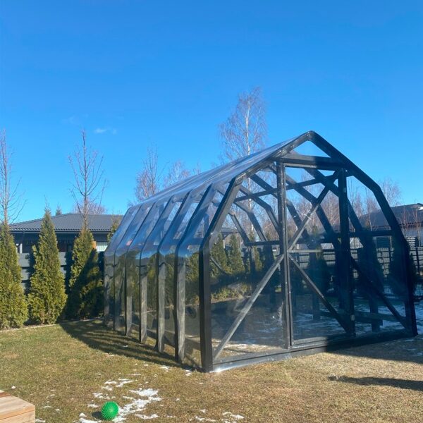 Kasvuhoone "Iglu" Tartumaal
