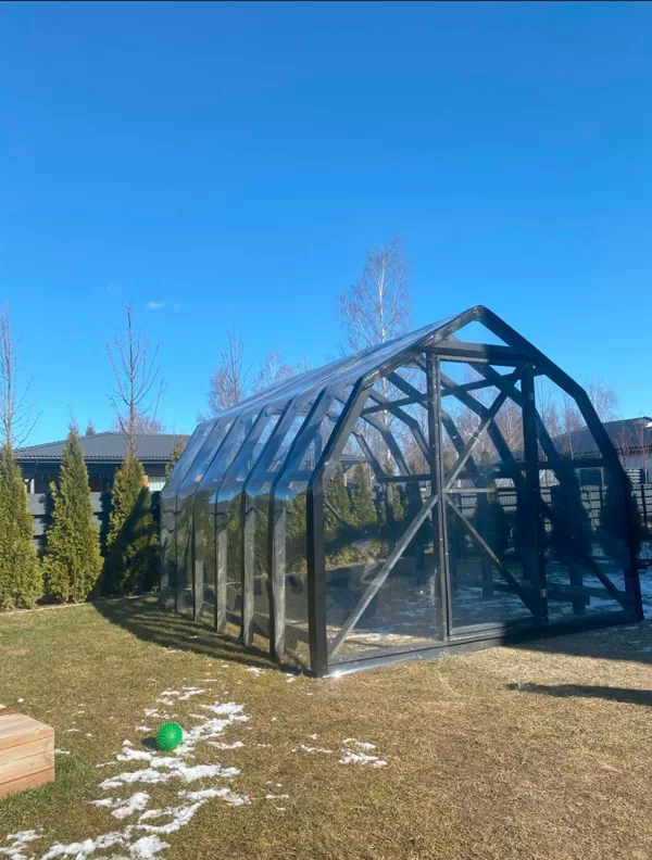 Kasvuhoone "Iglu" Tartumaal